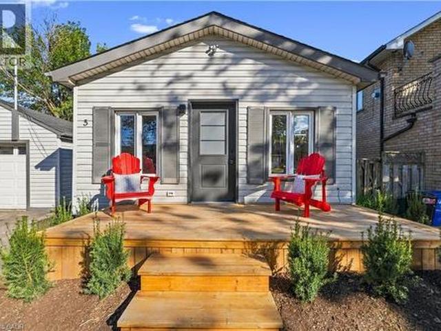 House for sale in Ancaster, Ontario