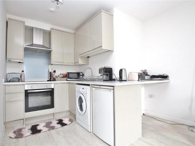 Apartment for rent in Woking, Surrey