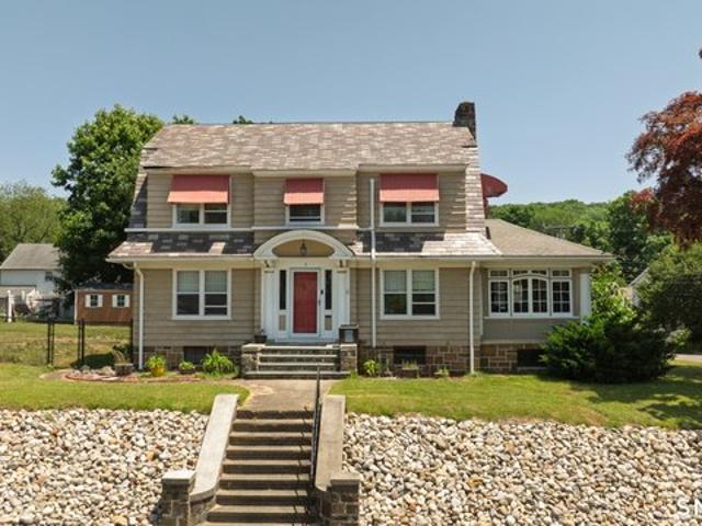 House for sale in Naugatuck, Connecticut