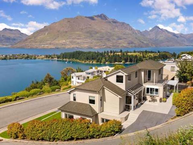 House for sale in Otakou