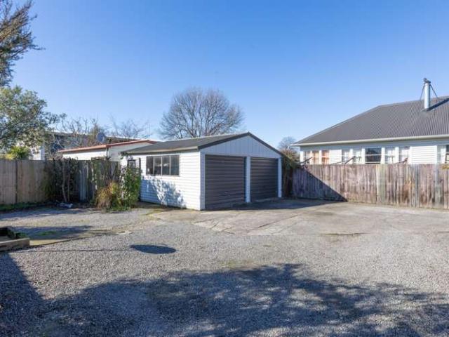 House for sale in Chaslands, Canterbury