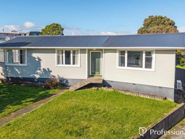 House for sale in Days Bay, Wellington