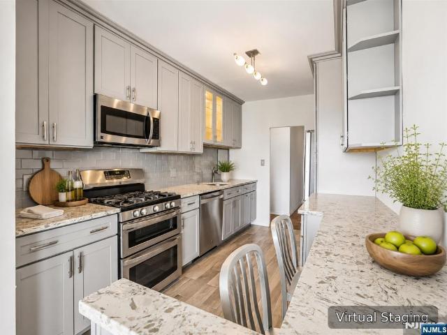 House for sale in Fort Lee, New Jersey