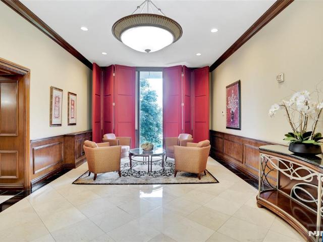 House for sale in Fort Lee, New Jersey