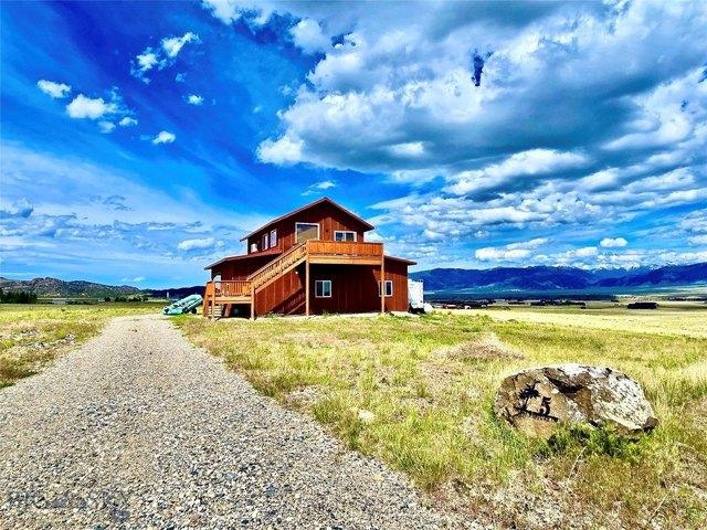 House for sale in Ennis, Montana