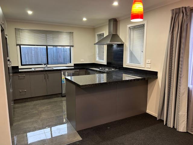 House for rent in Chaslands, Canterbury