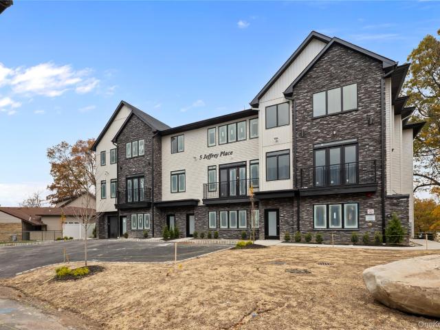 Condo for sale in Rockland, New York