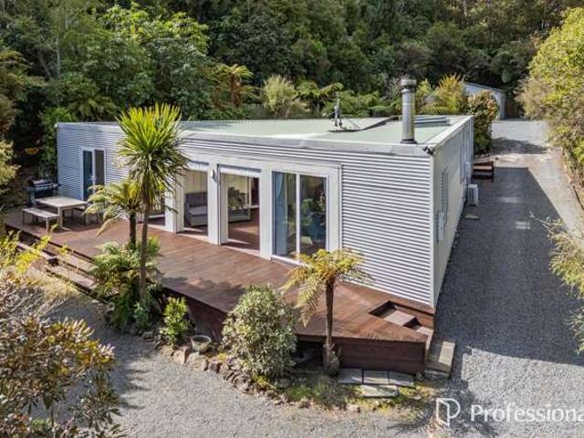 House for sale in Stokes Valley, Lower Hutt