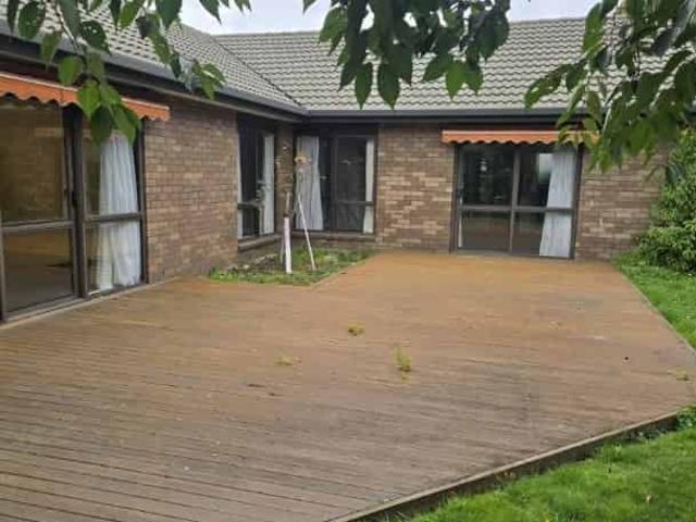 House for rent in Chaslands, Canterbury