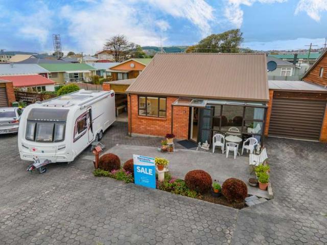 Townhouse for sale in Otakou