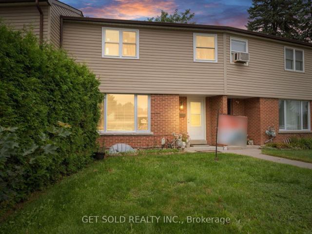 Condo for sale in Woburn, Ontario