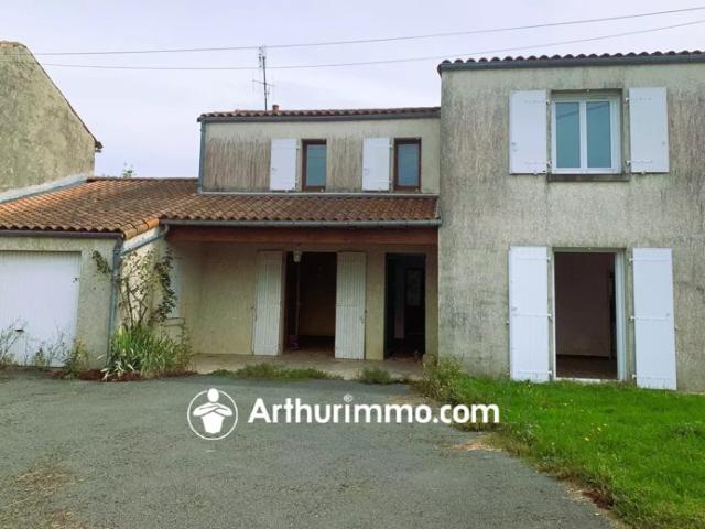 Maison vente à Saint-Jean-d'Angély, Contré