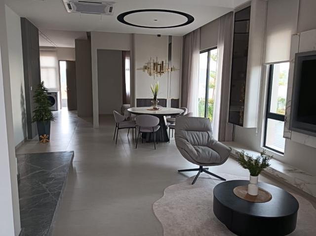 Terraced House for sale in Malaka