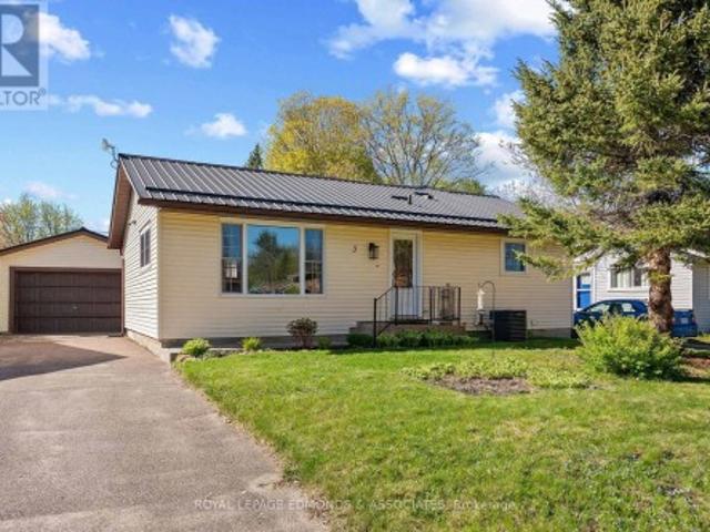 House for sale in Renfrew, Ontario