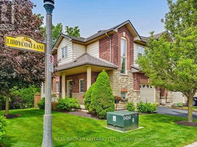 Townhouse for sale in Ancaster, Ontario