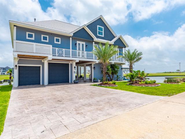House for sale in Hitchcock, Texas