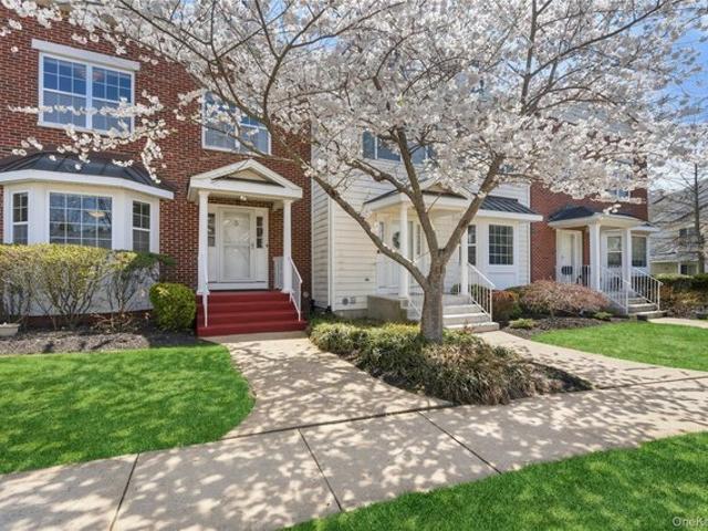 Condo for sale in Huntington, New York