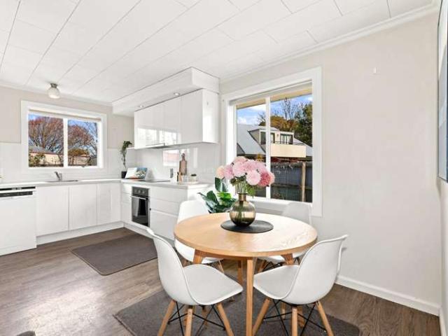 House for sale in Chaslands, Canterbury