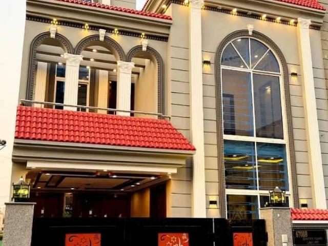 House for sale in بحریہ ٹاؤن‬‎, لاہور ڈویژن