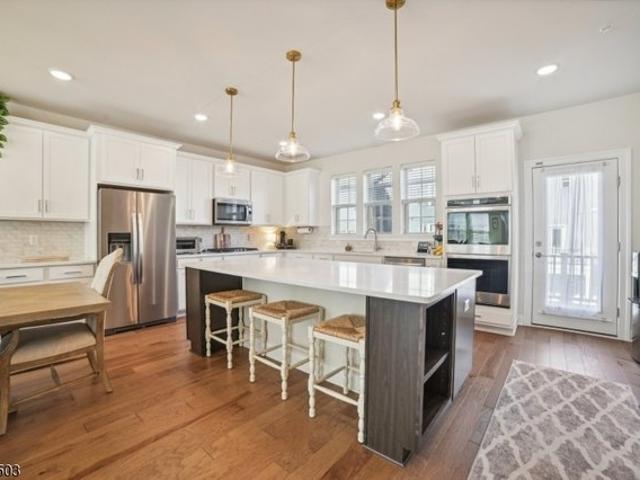 Townhouse for sale in Warren, New Jersey