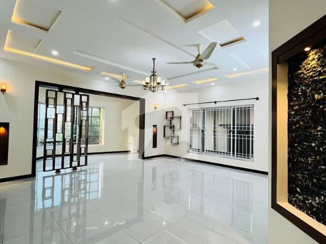 Building for sale in Islamabad