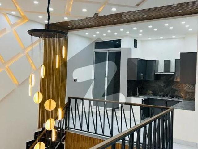 House for sale in Faisalabad, Islamabad Capital Territory