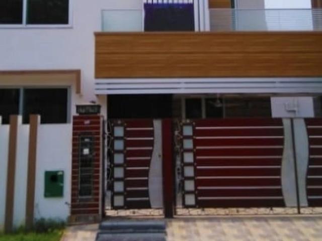 House for sale in Faisalabad, Islamabad Capital Territory