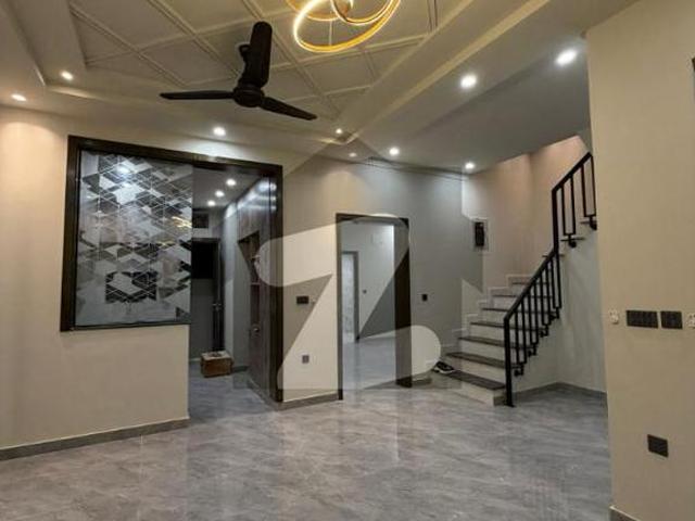 House for sale in Faisalabad, Islamabad Capital Territory