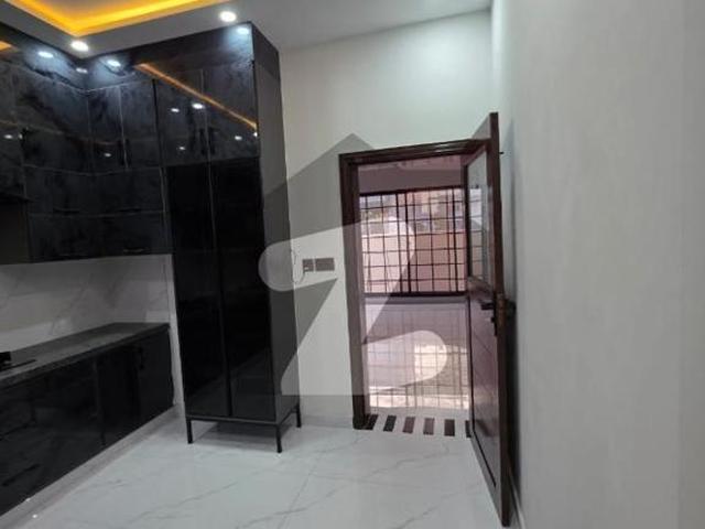 House for sale in تحصیل فیصل آباد شہر, فیصل آباد ڈویژن