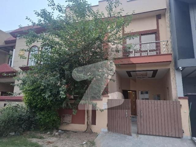 House for sale in Faisalabad, Islamabad Capital Territory