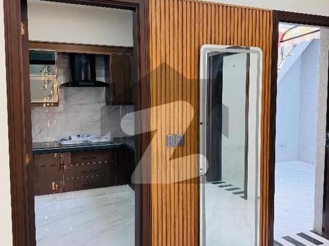 House for sale in Faisalabad, Islamabad Capital Territory