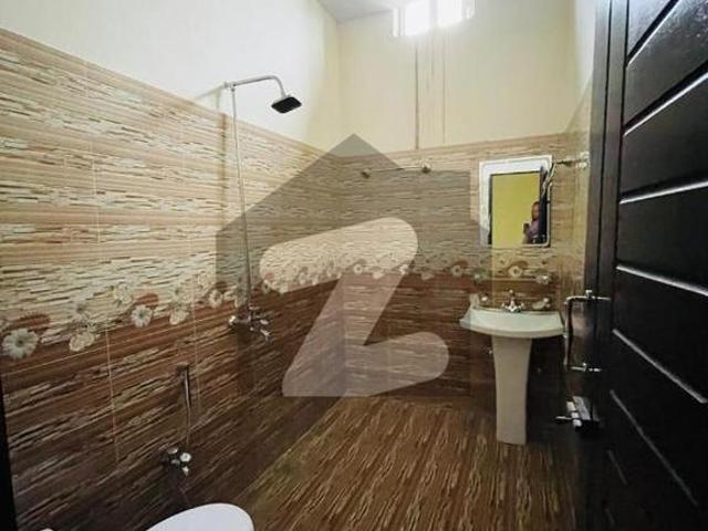 House for sale in Sarai Alamgir, Punjab