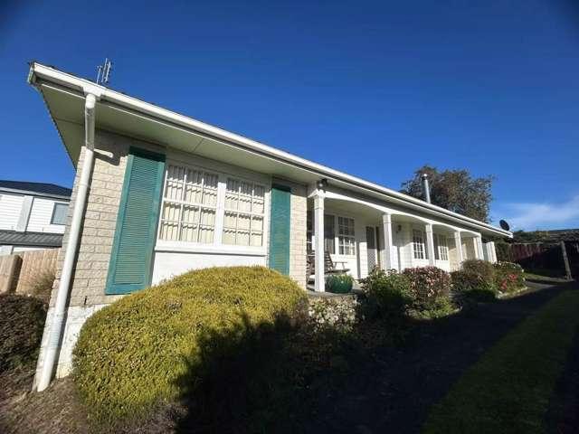 House for rent in Botany Downs, Auckland