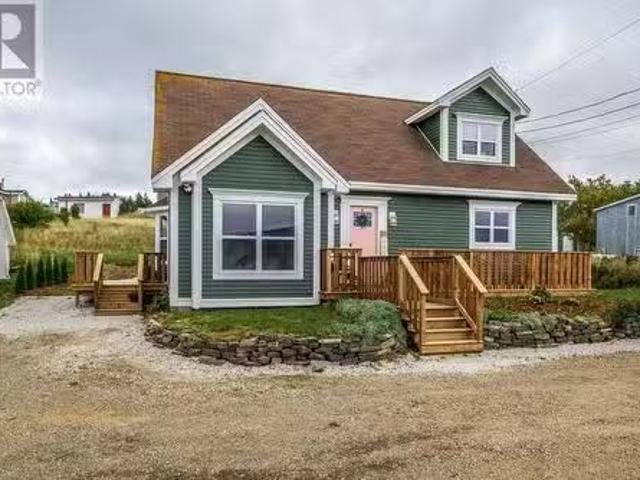 House for sale in Pouch Cove, Newfoundland And Labrador