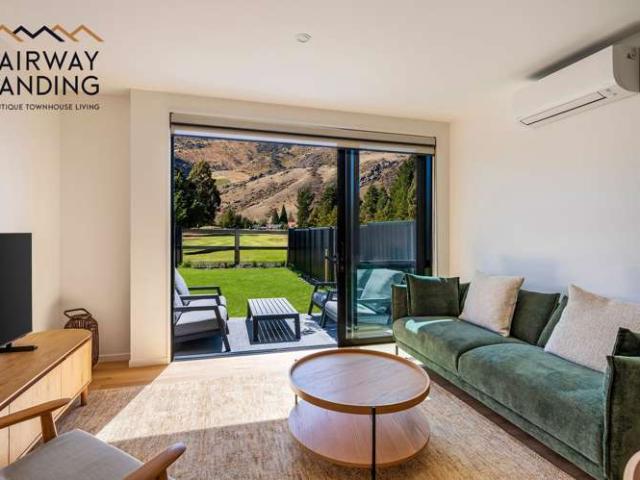 Townhouse for sale in Otakou