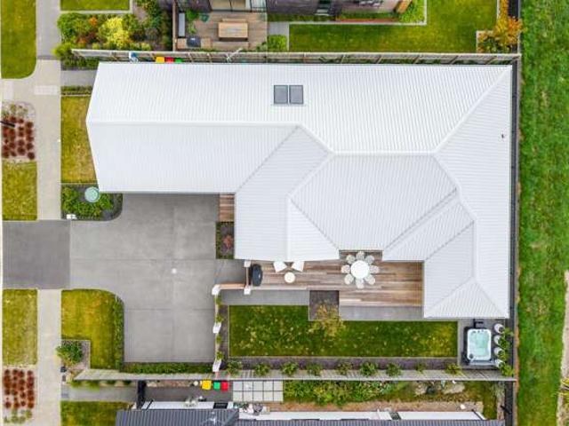 House for sale in Chaslands, Canterbury