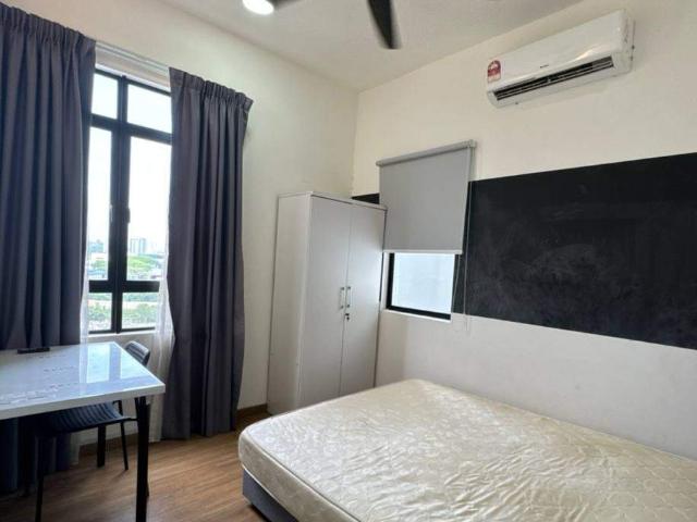 Room for rent in Petaling, Alam Impian