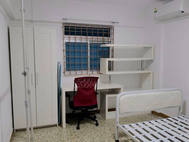 Room for rent in Cheng San, Singapore