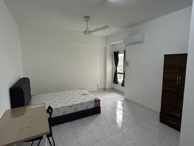 Room for rent in PJU 6, Petaling Jaya