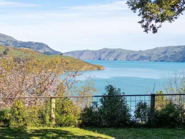 House for sale in Little Akaloa, Canterbury