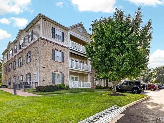 Condo for sale in Chesterfield, Missouri