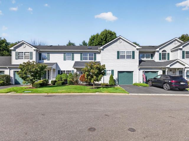 Condo for sale in Hauppauge, Town of Smithtown