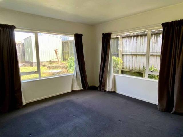 Apartment for rent in Paremoremo, Oroua County
