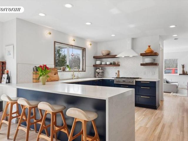 House for sale in Wainscott, New York
