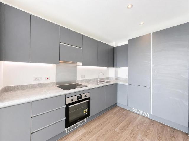Apartment for rent in London Borough of Hounslow, Feltham