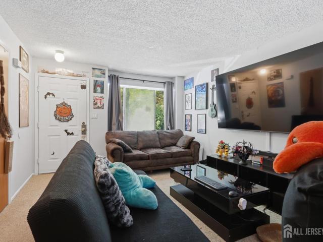 Condo for sale in Spotswood, Middlesex County