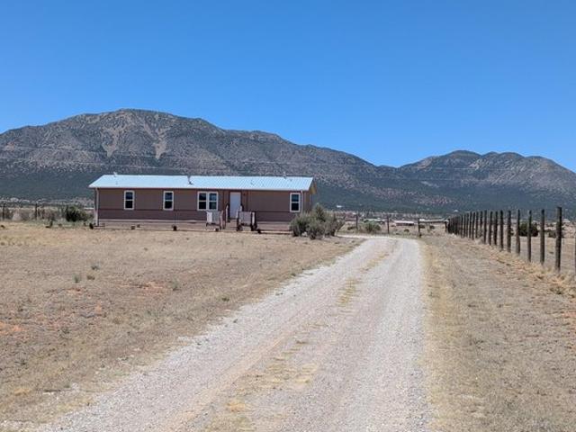 House for sale in Edgewood, New Mexico