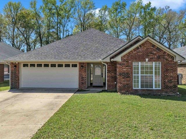 House for sale in White Oak, Texas