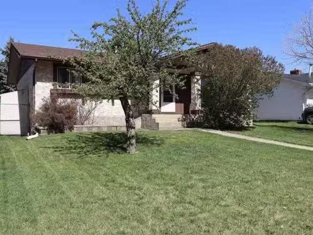 House for sale in Stony Plain, Alberta