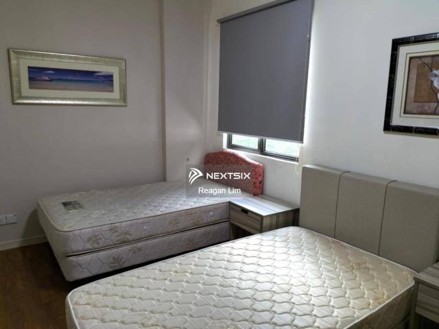 Shop for rent in Long Miri